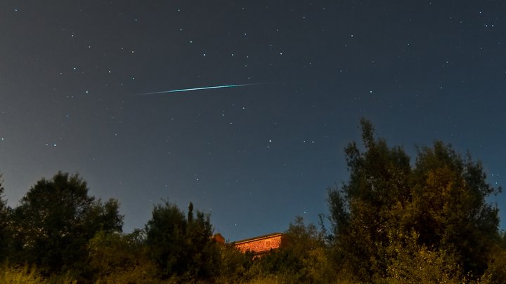 meteor night sky