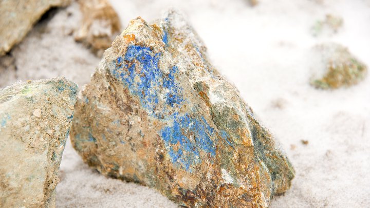 Electromagnetic copper targets Kopore