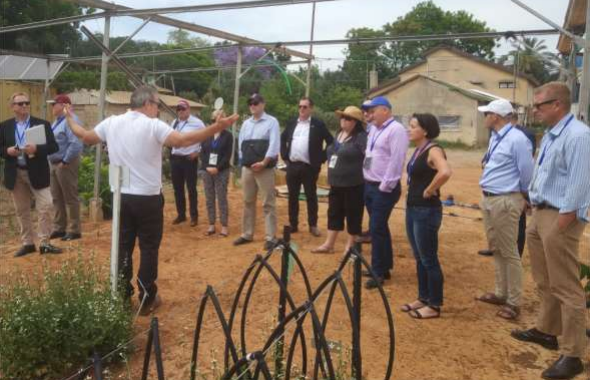 Boaz Wachtel invites delegation members from South Australia Primary Industries and Regional Development and the Office of South Australian Chief Entrepreneur to the Roots research and development hub in Beit Halevy, Israel.