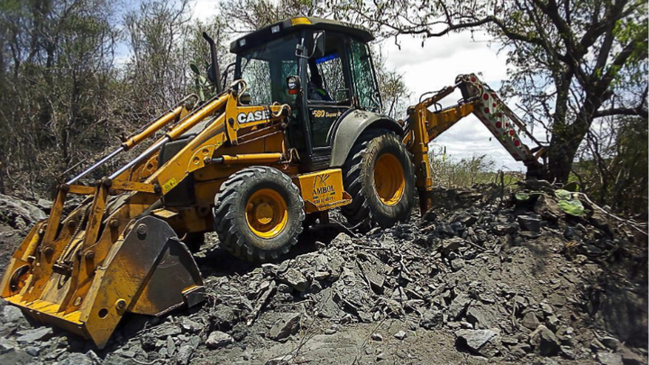 blackearth minerals trenching