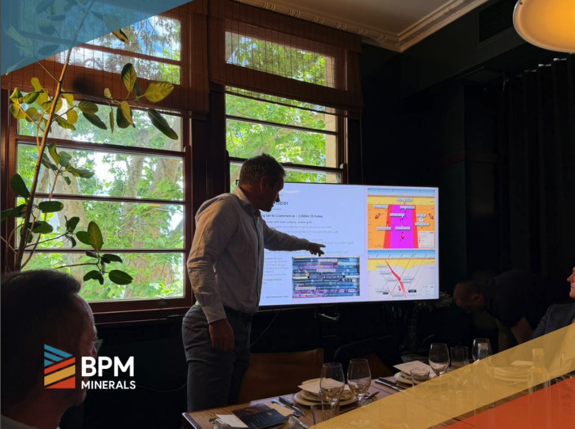 Next Investors Image